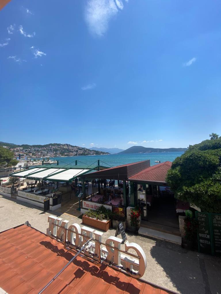 Apartments Grifone Lux Herceg Novi Exterior foto