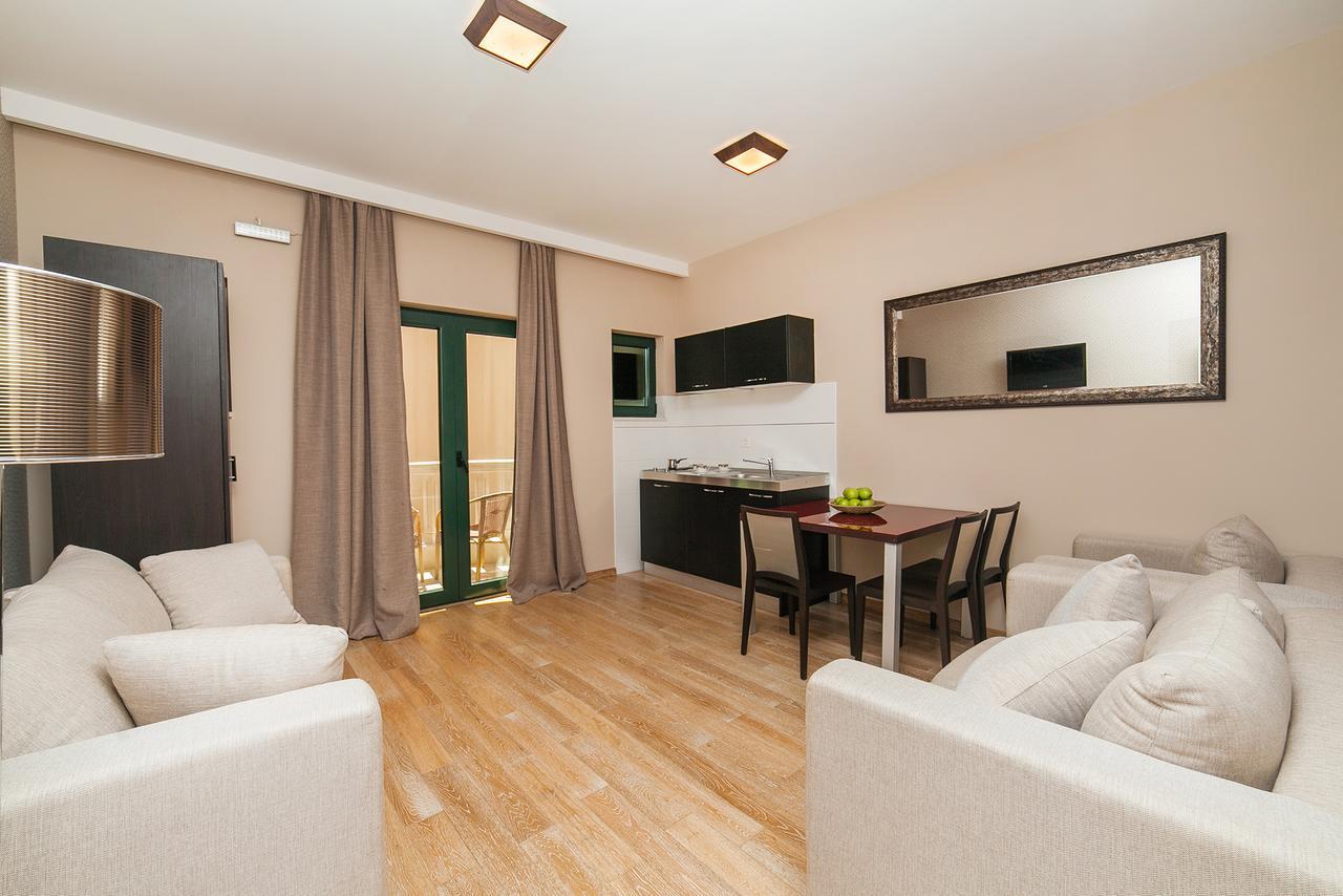 Apartments Grifone Lux Herceg Novi Exterior foto
