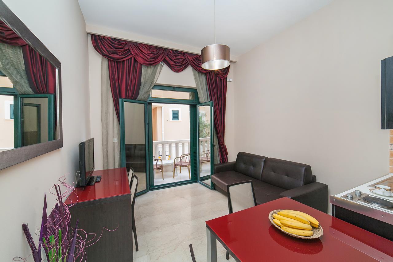 Apartments Grifone Lux Herceg Novi Exterior foto