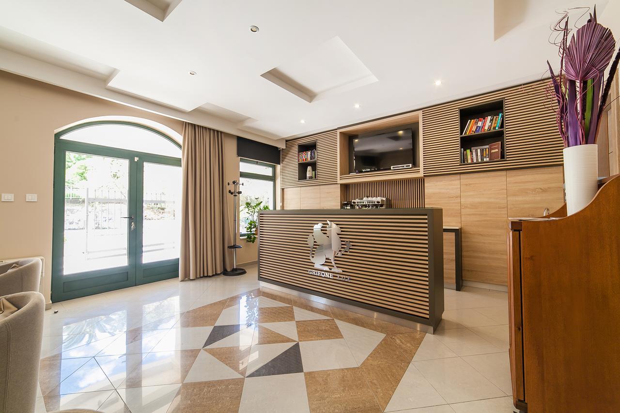 Apartments Grifone Lux Herceg Novi Exterior foto
